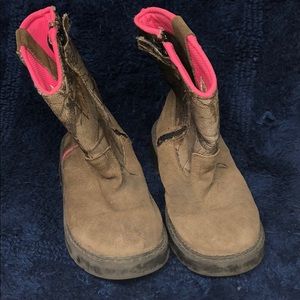 Game winner pink and cano boots